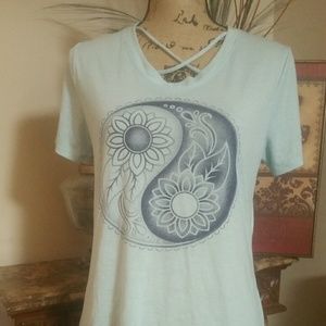 NWOT. Modern Lux T-shirt - Large